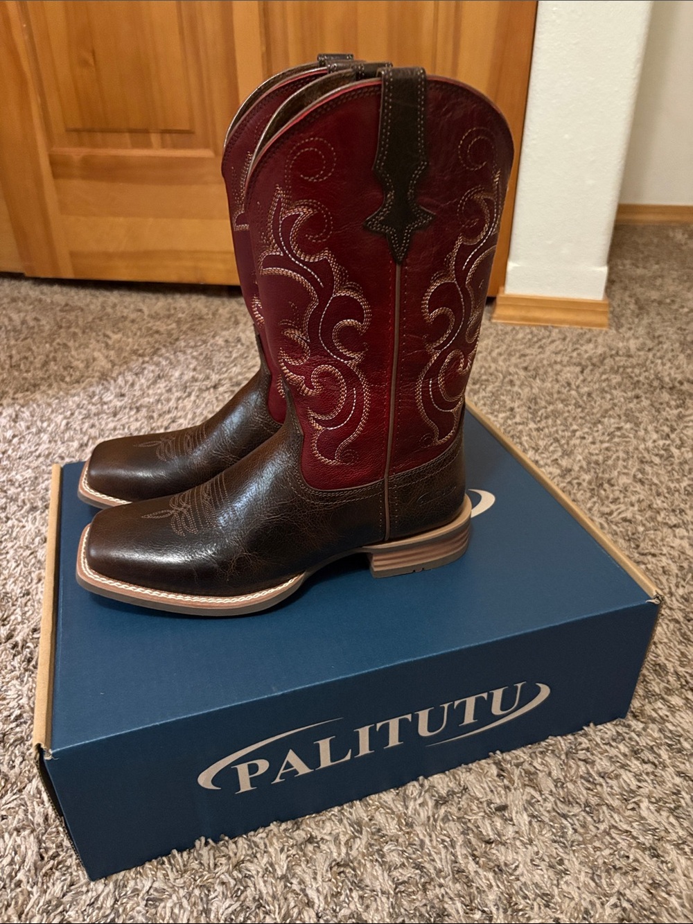 Women’s Western Brown and Burgundy Wine red Cowboy Boots  7.5 new